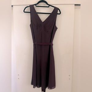 Ann Taylor Loft pleated v-neck sleeveless dress size 10